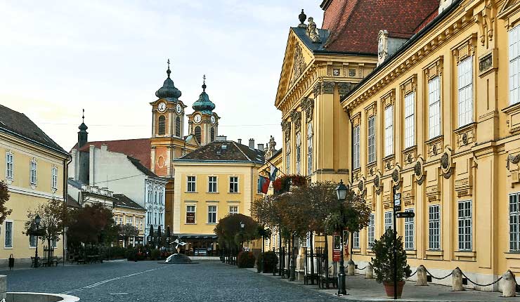 társkereső oldalon az utcán)